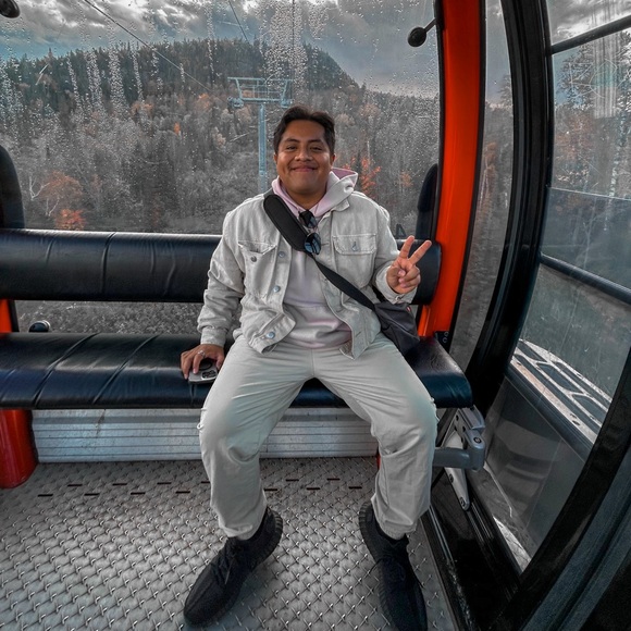 Meet your Posher, Kevin - Picture 1 of 1